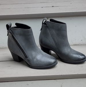Firm final price!*Rockport leather Bootie(7M)